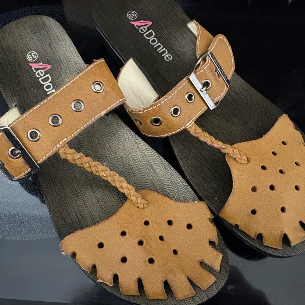 LeDonne Leather Sandals